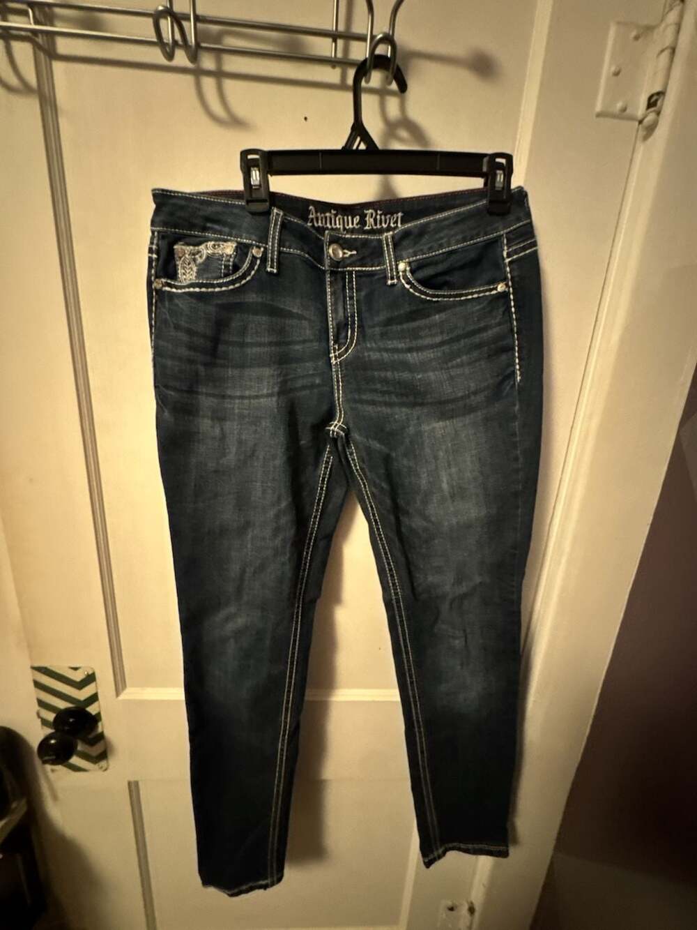 Antique Rivet Women's Dark Wash Embellished Skinny Jeans Size 30